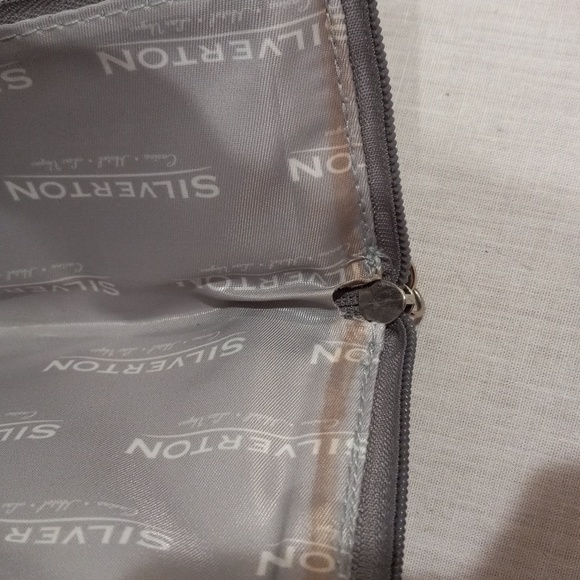 Wristlet - Picture 8 of 10